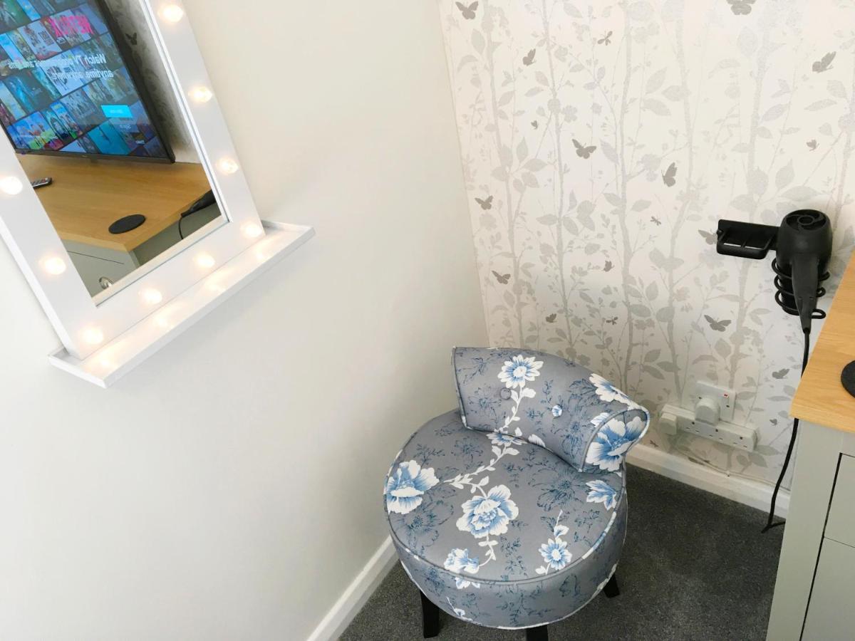 2 Bedroom Private House Near Bedford Town And Train Station Eksteriør billede