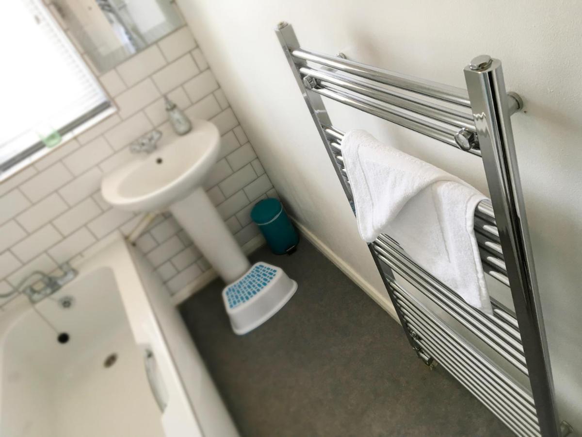 2 Bedroom Private House Near Bedford Town And Train Station Eksteriør billede